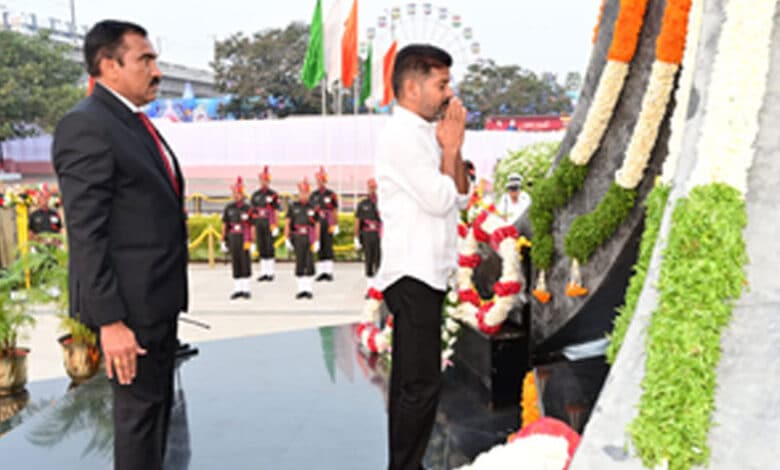 Telangana Chief Minister Honors Fallen Heroes at Martyrs’ Memorial (video)