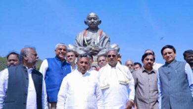 Siddaramaiah Asserts Gandhi's Message of Peace, Accuses Godse's Followers of Disturbing Harmony