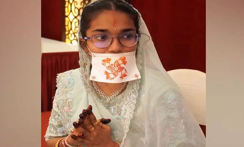 Yogitha Surana, Daughter of Rajasthani Jeweler, Embraces the Path of Jain Nunhood in Hyderabad