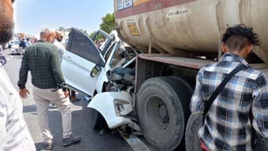 10 killed as overloaded car rams into truck on Vadodara-Ahmedabad Expressway