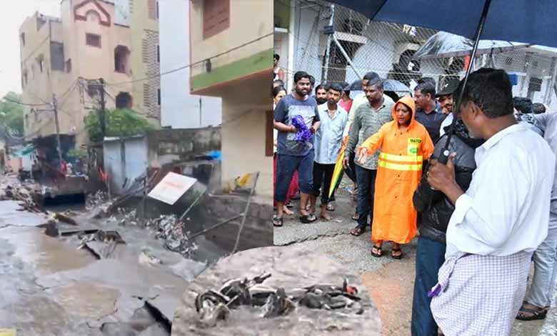 Hyderabad Rain: Drainage slab broke at Banjara Hills, some vehicles washed away: Video