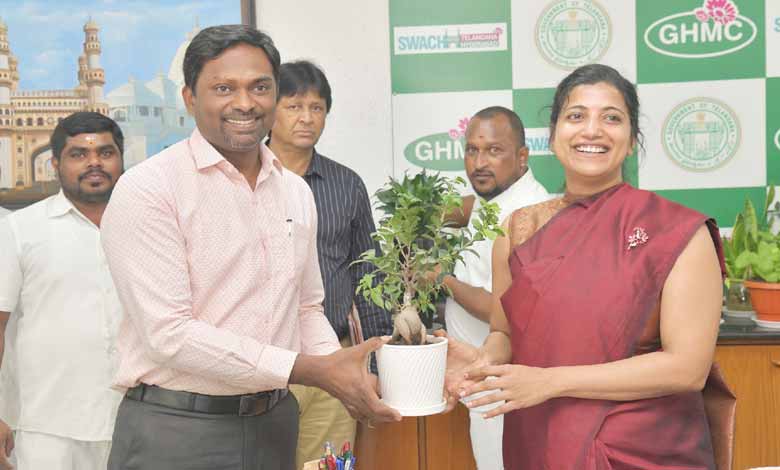 Amrapali Kata assumes charge as the new GHMC commissioner