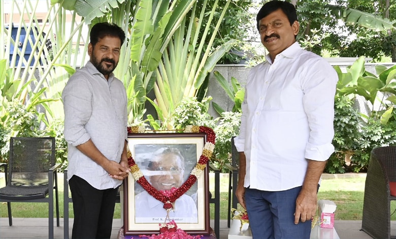 Tributes paid to Telangana ideologue Jayashankar on his death anniversary