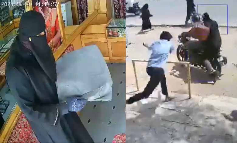 Two held for robbery bid at jewelry store in Hyderabad: Video