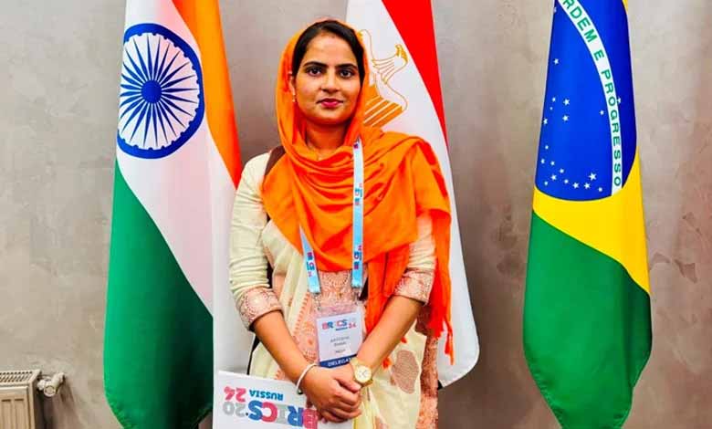 Shaik Aayesha from UoH Selected for BRICS Youth Summit 2024 in Russia