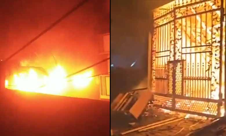 Hyderabad News | 1 Killed and 5 injured in furniture godown fire in Kulsumpura