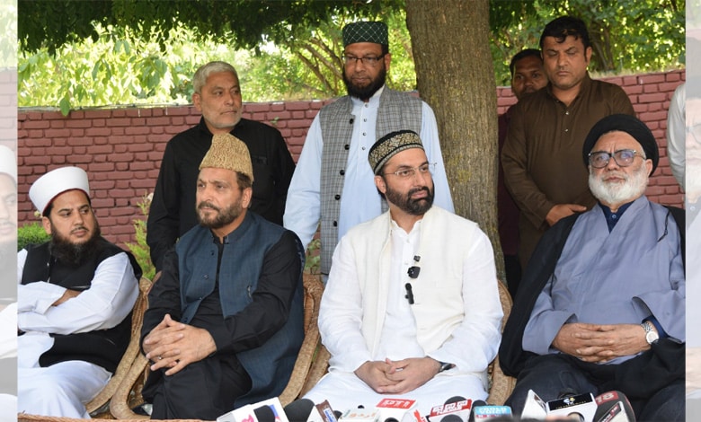 Kashmir News | Mirwaiz Umar Farooq stresses need for Shia-Sunni unity