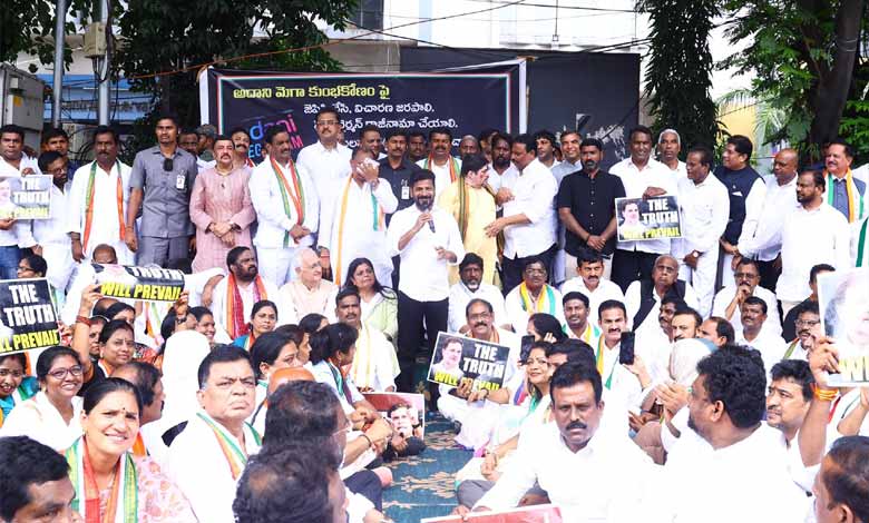 Telangana News | CM stages dharna at ED office in Hyderabad