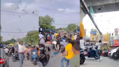 Hyderabad News | Viral Video of Money Toss in Traffic Triggers Public Safety Concerns, Netizens Demand Action