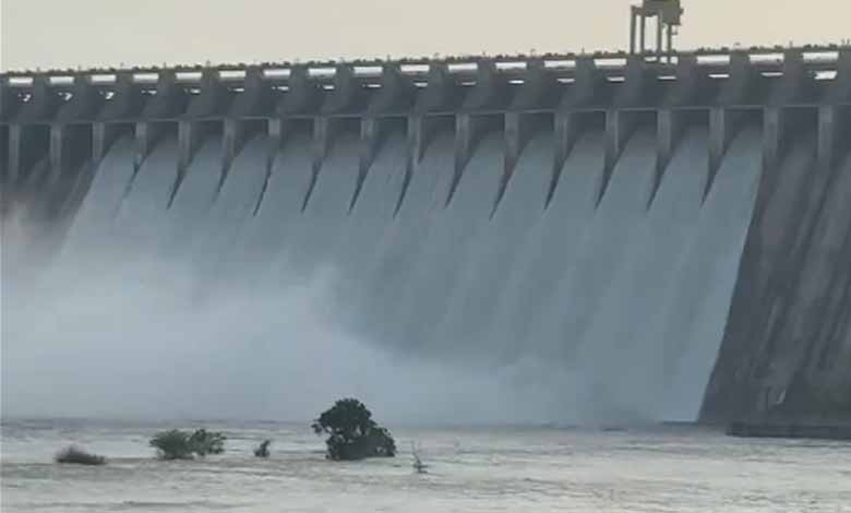 14 crest gates of Nagarjuna Sagar Project lifted as reservoir level rises