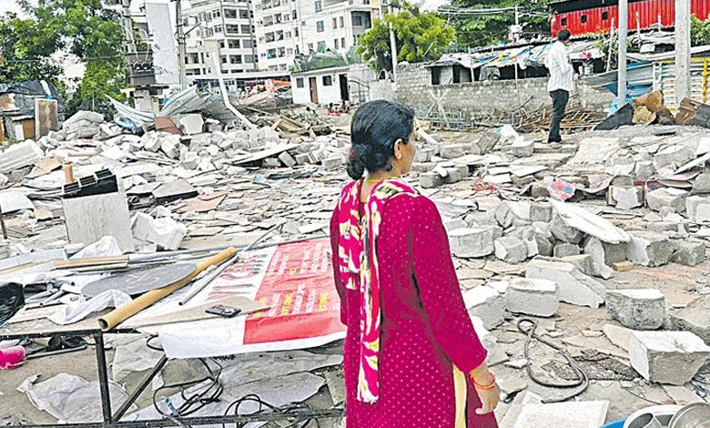 Heartbreak in Hyderabad: Woman Dies After Losing Home in HYDRAA Demolition