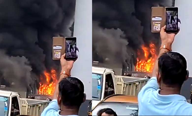 Fire erupts in moving BEST bus in Mumbai, passengers safe