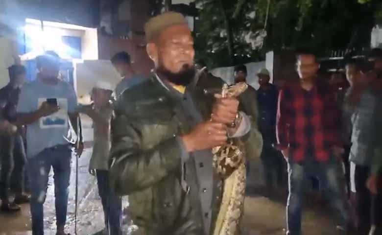 Hyderabad: 6-Foot Python Captured Near Mir Alam Tank