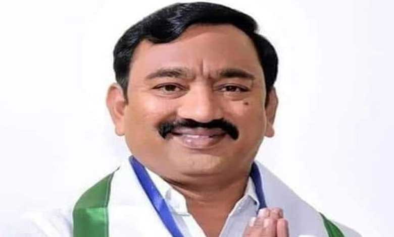 Attack on Former YSR Congress MLA Namburu Shankar Rao by TDP Activists