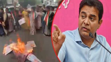 Congress Women Workers Burn Effigy of KTR Near Gandhi Bhavan at Nampally Crossroads