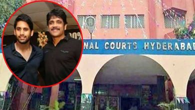 Akkineni Nagarjuna, Naga Chaitanya, and Amala Arrive at Nampally Court