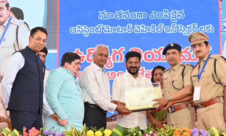 CM Revanth Reddy Unveils Comprehensive Pollution Control Plan for Hyderabad, Announces 3,000 New Electric Buses