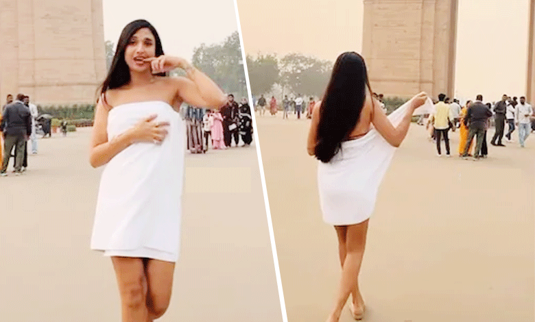 Public Shocked as Girl Dances in Towel Near India Gate (Video Viral)