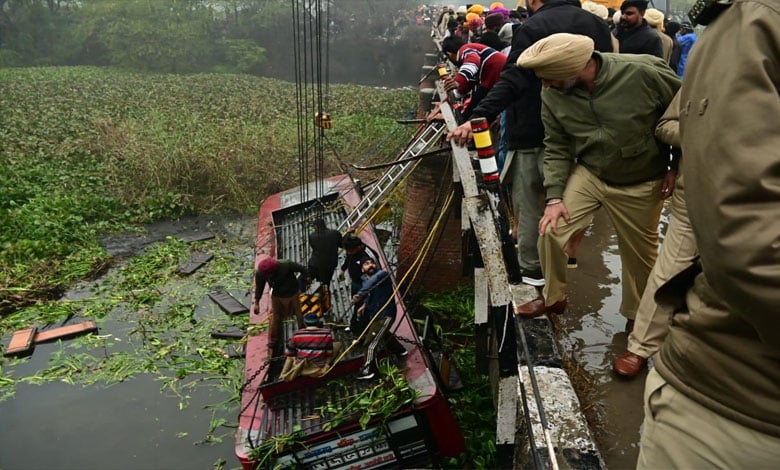 12 10 Punjab: Eight killed, many injured in Bathinda bus accident