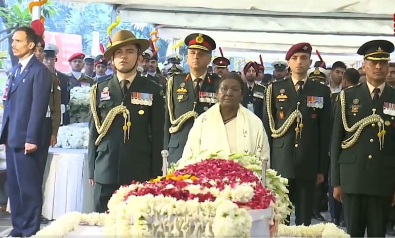 123 106 Leaders and Foreign Dignitaries Pay Final Respects to Former Prime Minister Manmohan Singh at Nigambodh Ghat