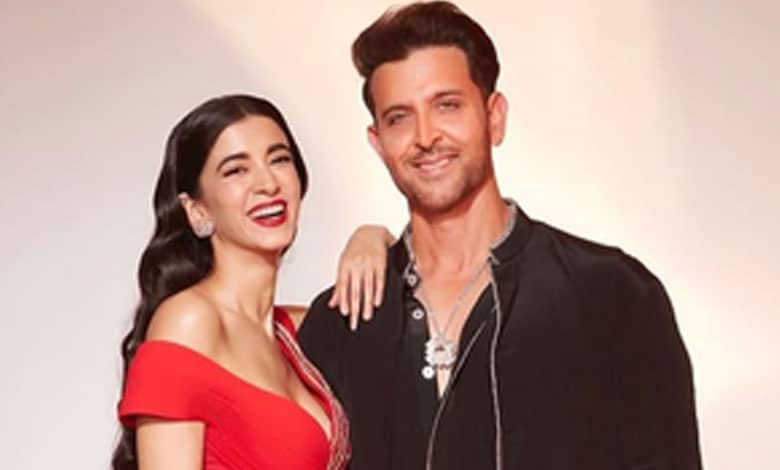 Hrithik Roshan proves he’s girlfriend Saba Azad’s biggest cheerleader