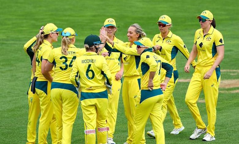 Sutherland stars as Australia moves closer to winning ICC Women’s Championship