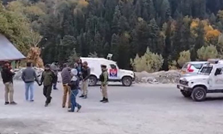 J&K Police seize vehicles of drug peddler in Srinagar