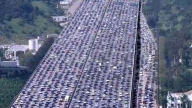 The World’s Longest Traffic Jam: 12 Days, 100 Kilometers, and an Unforgettable Delay