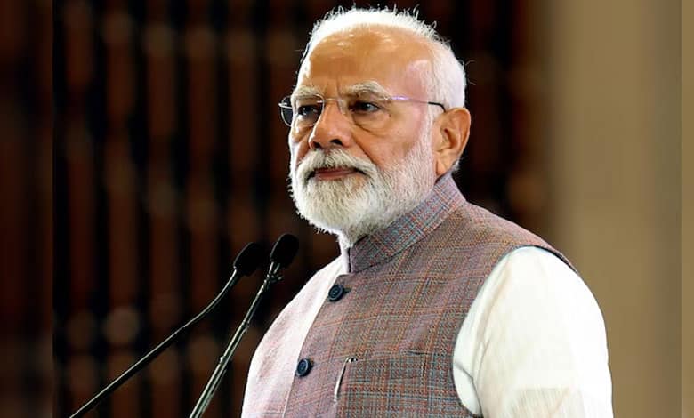 Will bring 1 lakh youth into politics: PM Modi