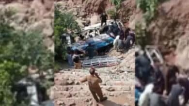 Pakistan: Two killed, 15 injured in road accident