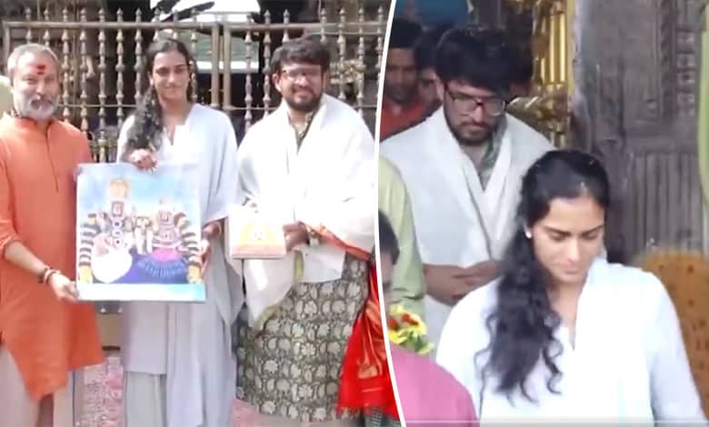 PV Sindhu Visits Tiruchanur Sri Padmavathi Temple with Husband