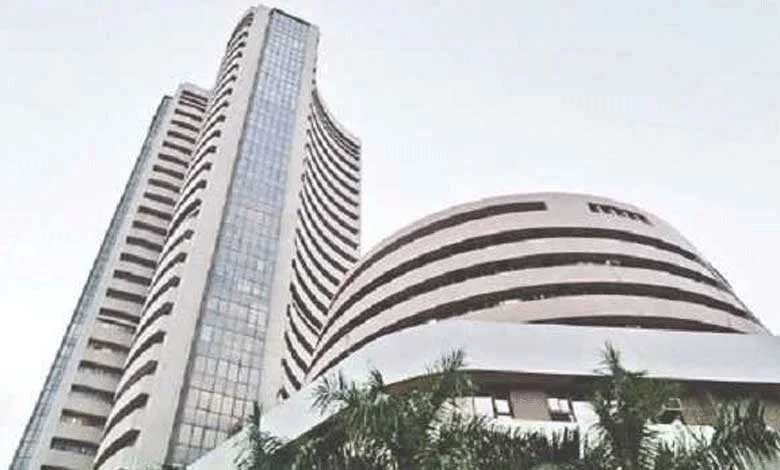 Sensex ends flat, midcap and smallcap stocks outshine