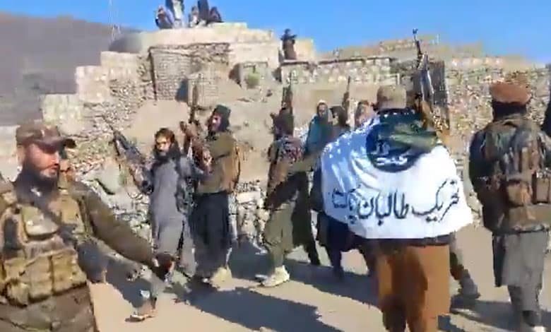 TEHREEK E TALIBAN PAKISTAN 1 Pakistani Taliban Releases Video Claiming to Capture Pakistani Check Post Near Afghanistan Border