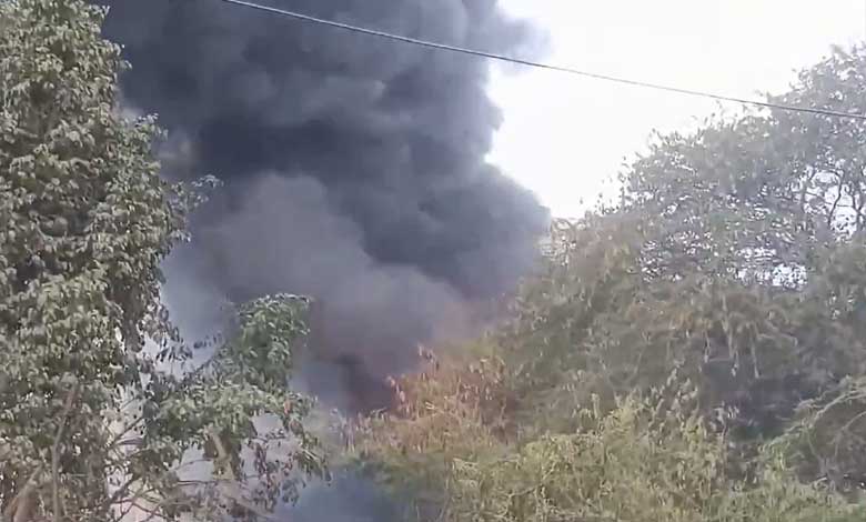 1 6 Massive Fire Erupts at Jeedimetla Industrial Area in Medchal-Doolapally