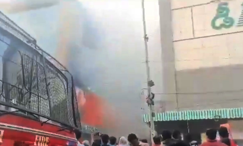 Fire Breaks Out in Shaikpet: Busy Commercial Building, Firefighters Strive to Control Blaze