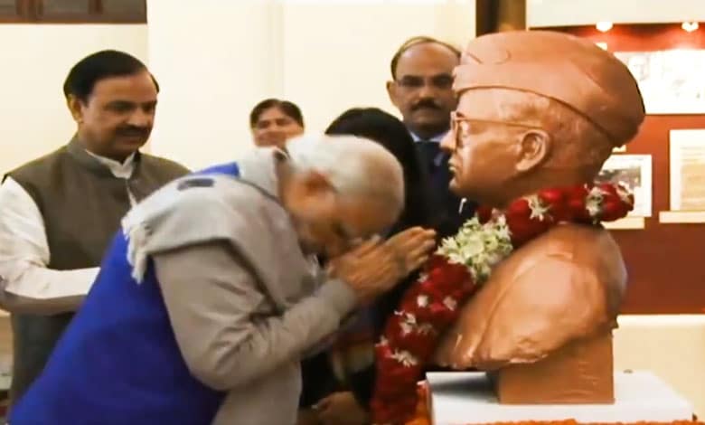 PM Modi Pays Homage to Netaji Subhas Chandra Bose on His 127th Birth Anniversary