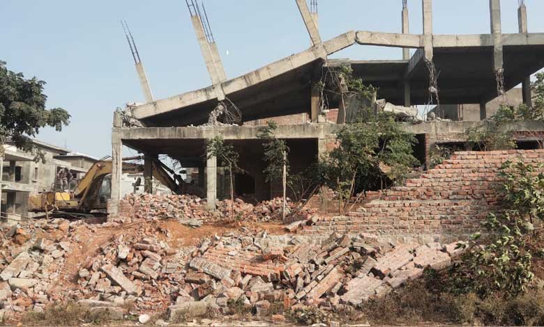 2 33 Hydra Demolitions in Neknampur: Action Taken Against Villas Built on Pond Land