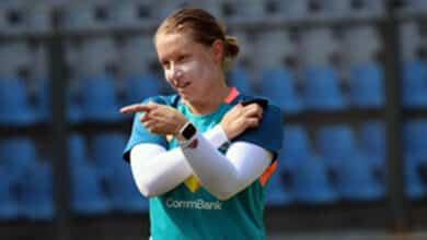 Australia Delay Selection Call to Check Healy's Fitness for Ashes Test