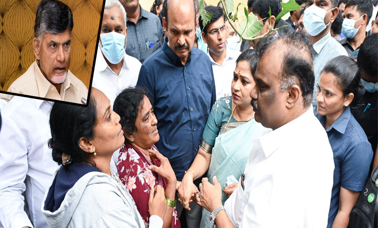 AP 3 Andhra Pradesh CM Visits Stampede Site in Tirupati