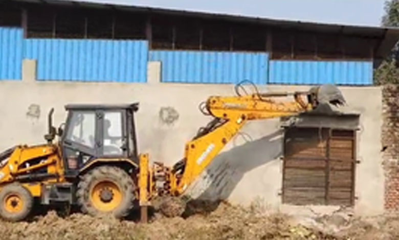 Midnight Crackdown in Sambhal: Authorities Bulldoze Illegal Encroachments!