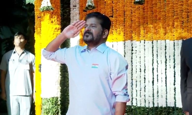 CM Revanth Reddy Hoists Tricolor on Republic Day: Video