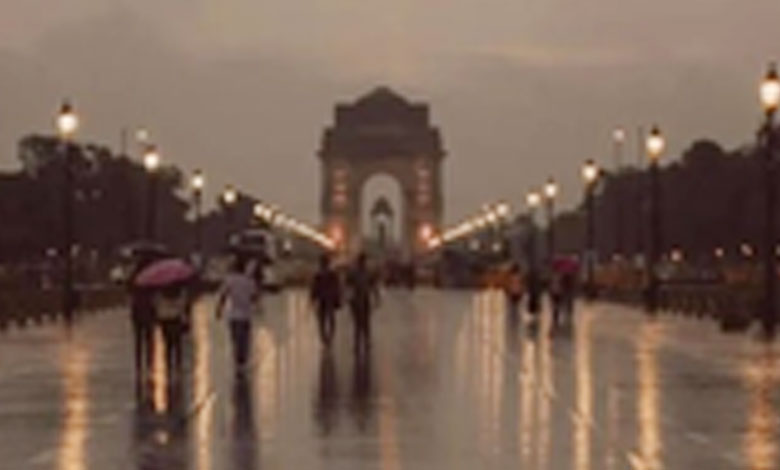 Dense Fog and Rain Disrupt Delhi-NCR; 29 Trains Delayed