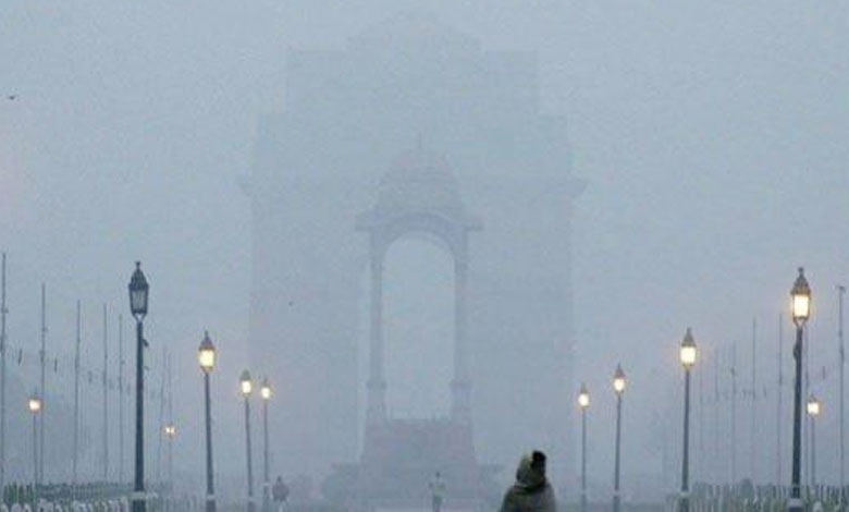 Dense Fog Disrupts Delhi-NCR: Flights, Trains Delayed Amid Severe Air Quality