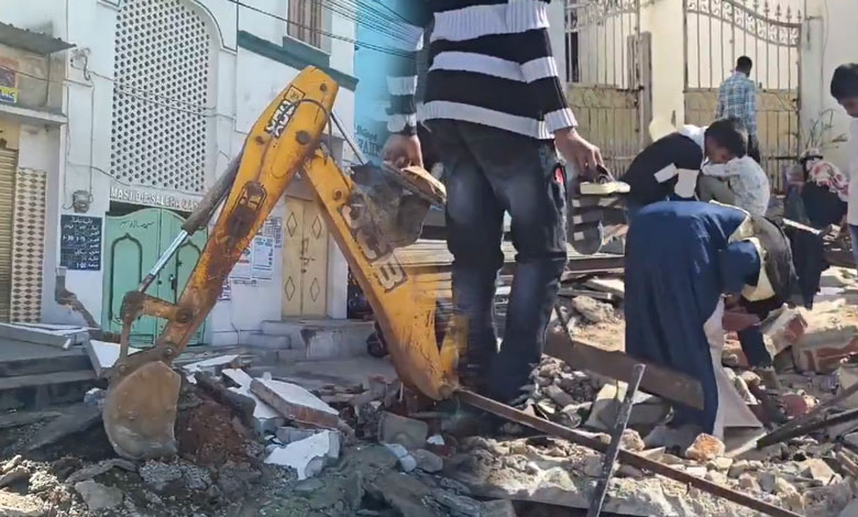 Hyderabad: GHMC Destroys Shops, Parts of Mosque, and Pista House in Hashamabad and Bandlaguda: Video