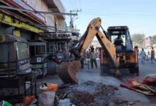 Hyderabad: GHMC Officials Demolish Roadside Structures in LB Nagar; Puncture Shop Owner Expresses Discontent