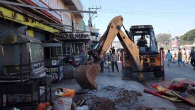 Hyderabad: GHMC Officials Demolish Roadside Structures in LB Nagar; Puncture Shop Owner Expresses Discontent