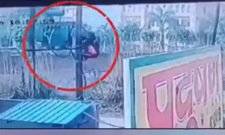 Hapur Petrol Pump Drama: Lineworker Cuts Power After Helmet Refusal