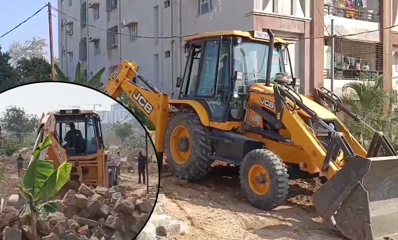 Sangareddy: HYDRAA Takes Action Against Illegal Layouts Near Ameenpur Pedda Cheruvu