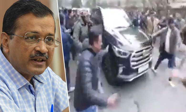 KEJRIWAL ATTACKED 1 Breaking: Arvind Kejriwal Attacked by Goons During Campaign, AAP Blames BJP: Video