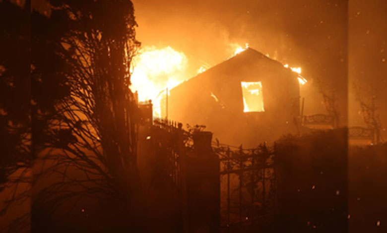 LOS ANGELESs 2 Death Toll Rises to 16 as Firefighters Battle Spreading Wildfires in Los Angeles